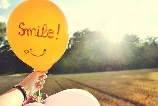 smile, entretien d'embauche, réussir, recrutement, emploi, cdi, stage, cdd, recherche d'emploi, carrière, conseils, astuces, jeune diplômé, style vestimentaire