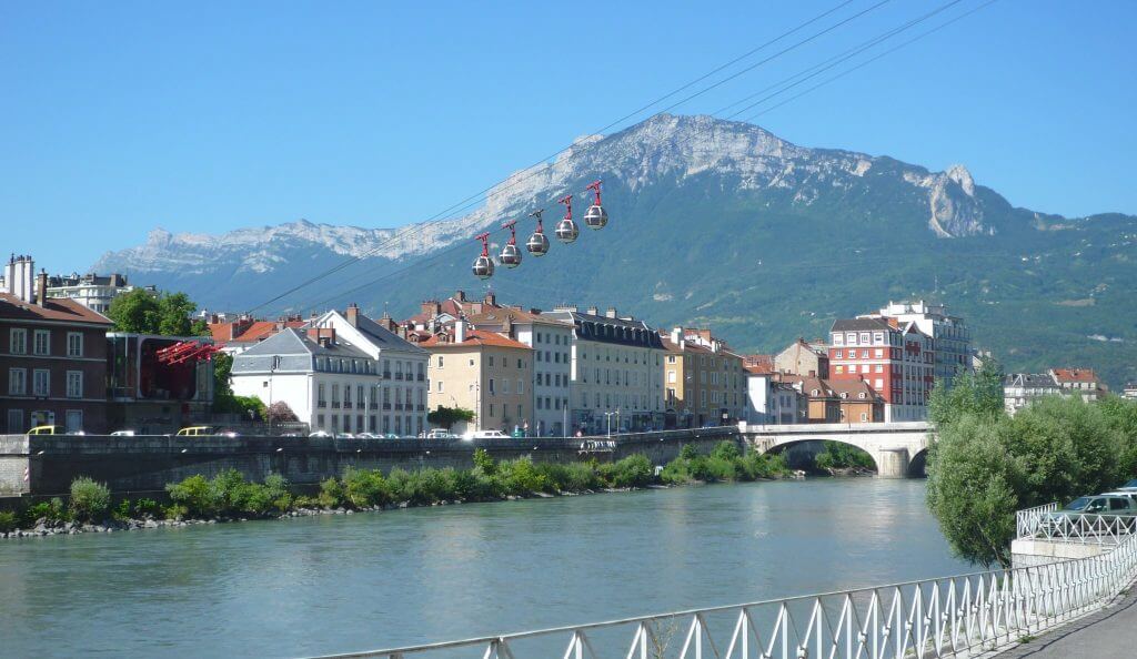 grenoble ville etudiante